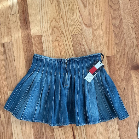 Tommy Hilfiger Blue Pleated Skater Skirt - Picture 2 of 2